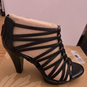 Sofft Black Strappy Heels